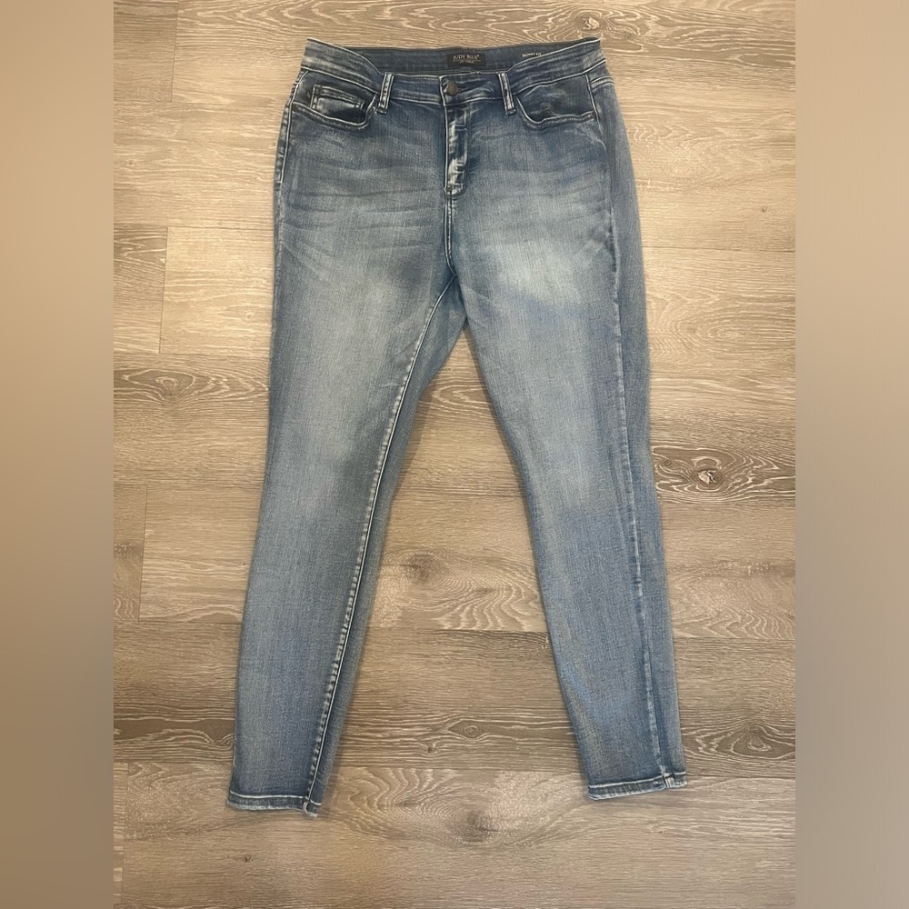 Barely worn Judy Blue Skinny Fit jeans in size 15 32”